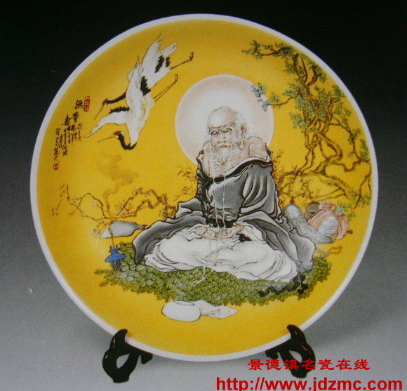 小论山水画在陶瓷上的表现