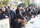 “宝物PK战”上演口舌之争乾隆粉彩花卉天球瓶最终胜出
