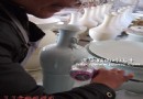 补釉复烧的瓷瓶