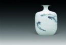 汪春麟 青花“年年有余”瓶RMB 60,000-80,000